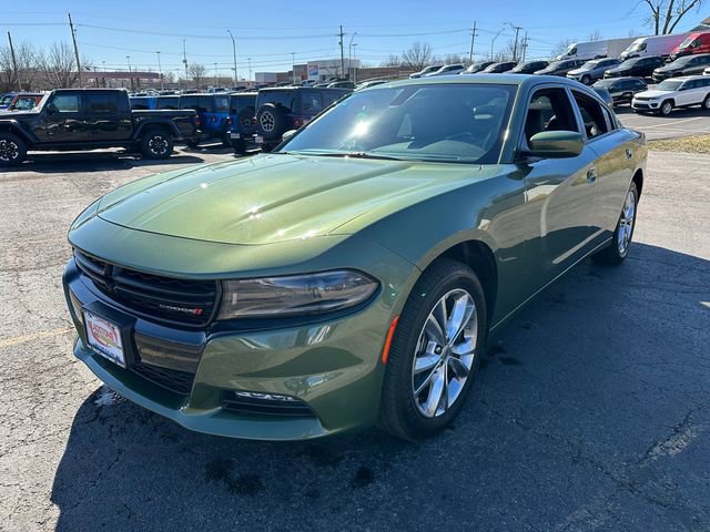 Used 2022 Dodge Charger SXT w/ Navigation & Travel Group image 2