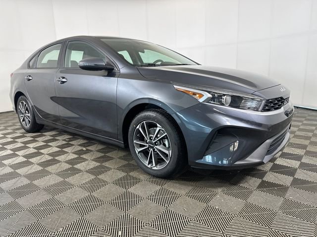 Used 2023 Kia Forte LXS w/ LXS Technology Package image 2