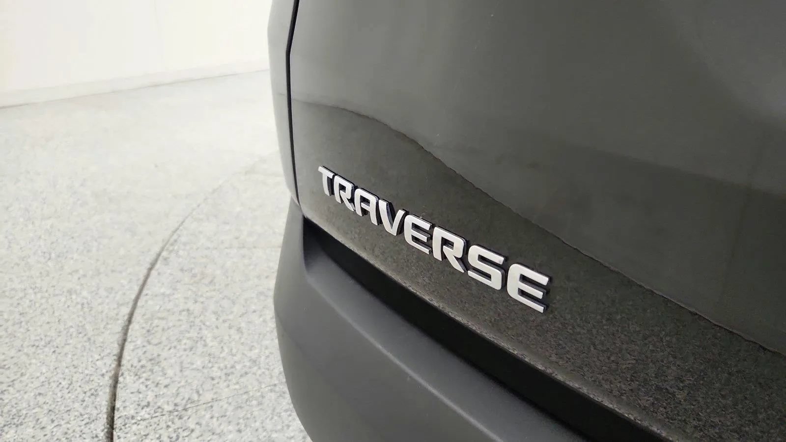 Used 2023 Chevrolet Traverse LT FWD image 16