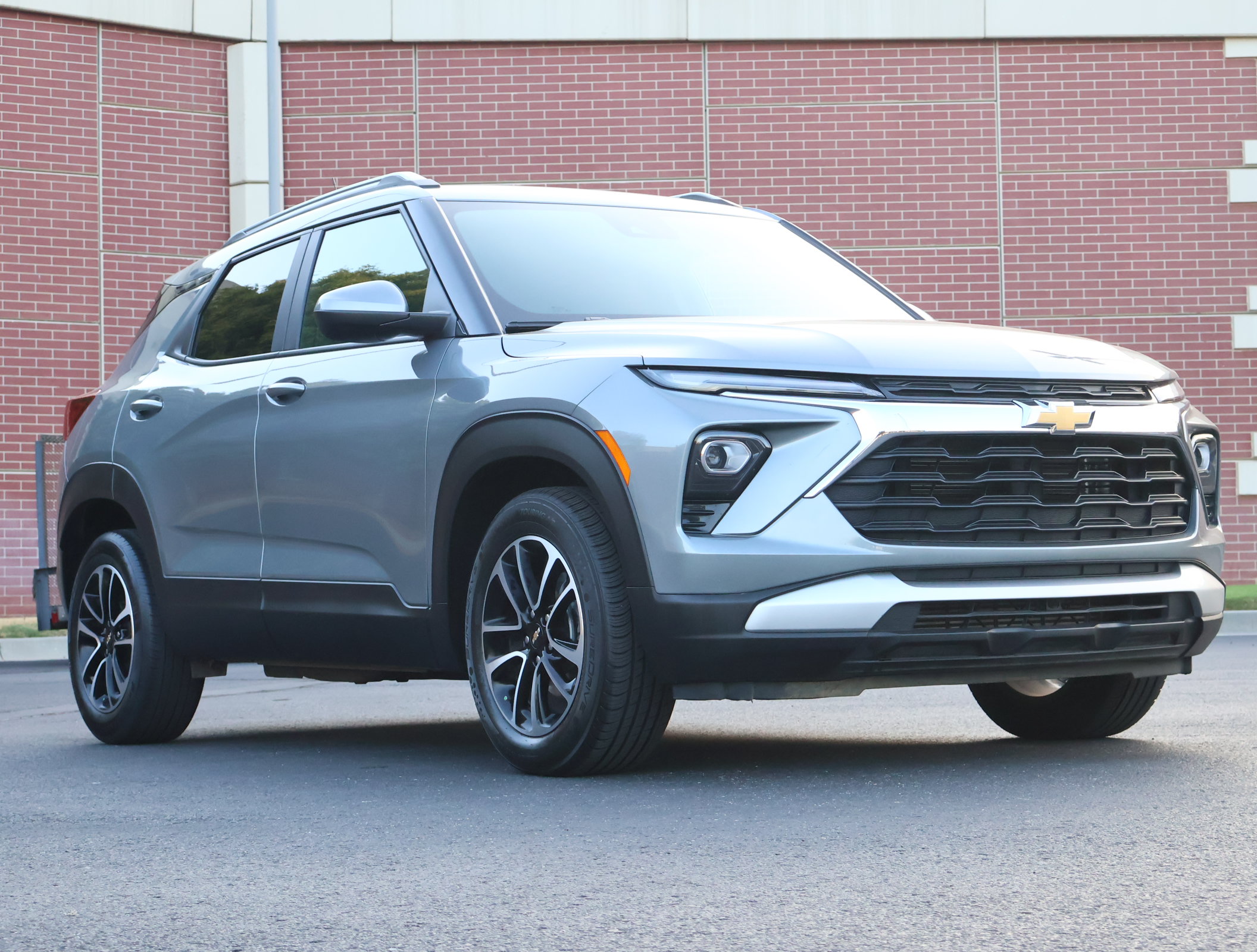Used 2024 Chevrolet TrailBlazer LT FWD image 1
