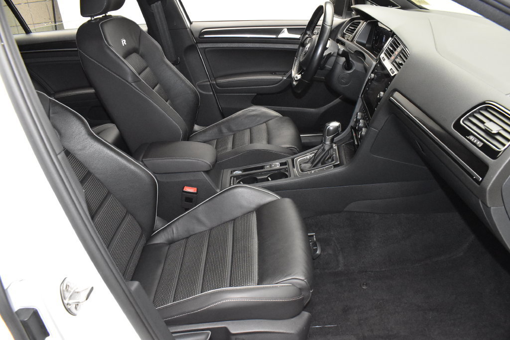 Used 2019 Volkswagen Golf R 4-Door AWD/4WD image 23