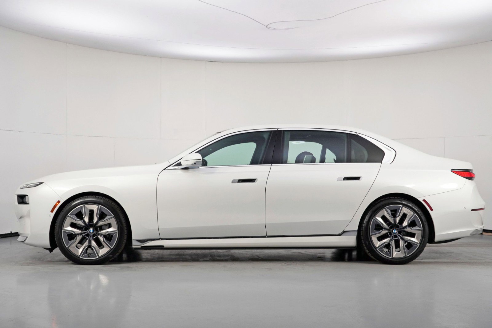 Used 2023 BMW i7 xDrive60 AWD/4WD image 70