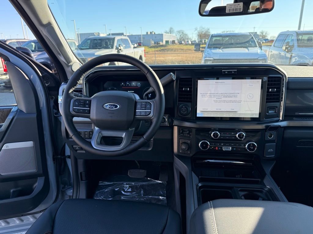 New 2026 Ford F250 Lariat w/ Black Appearance Package image 15