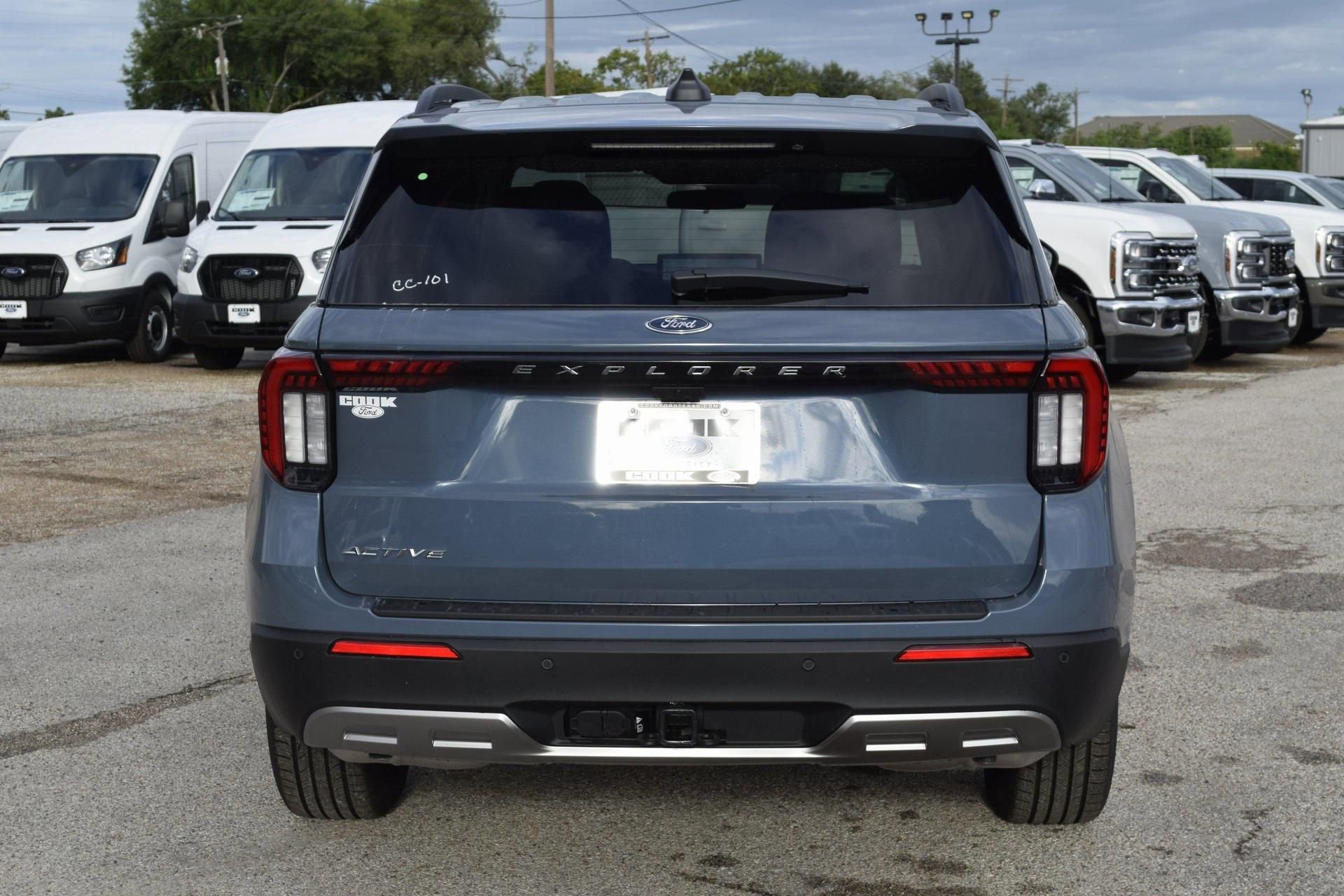New 2026 Ford Explorer Active w/ Active Comfort Package image 5