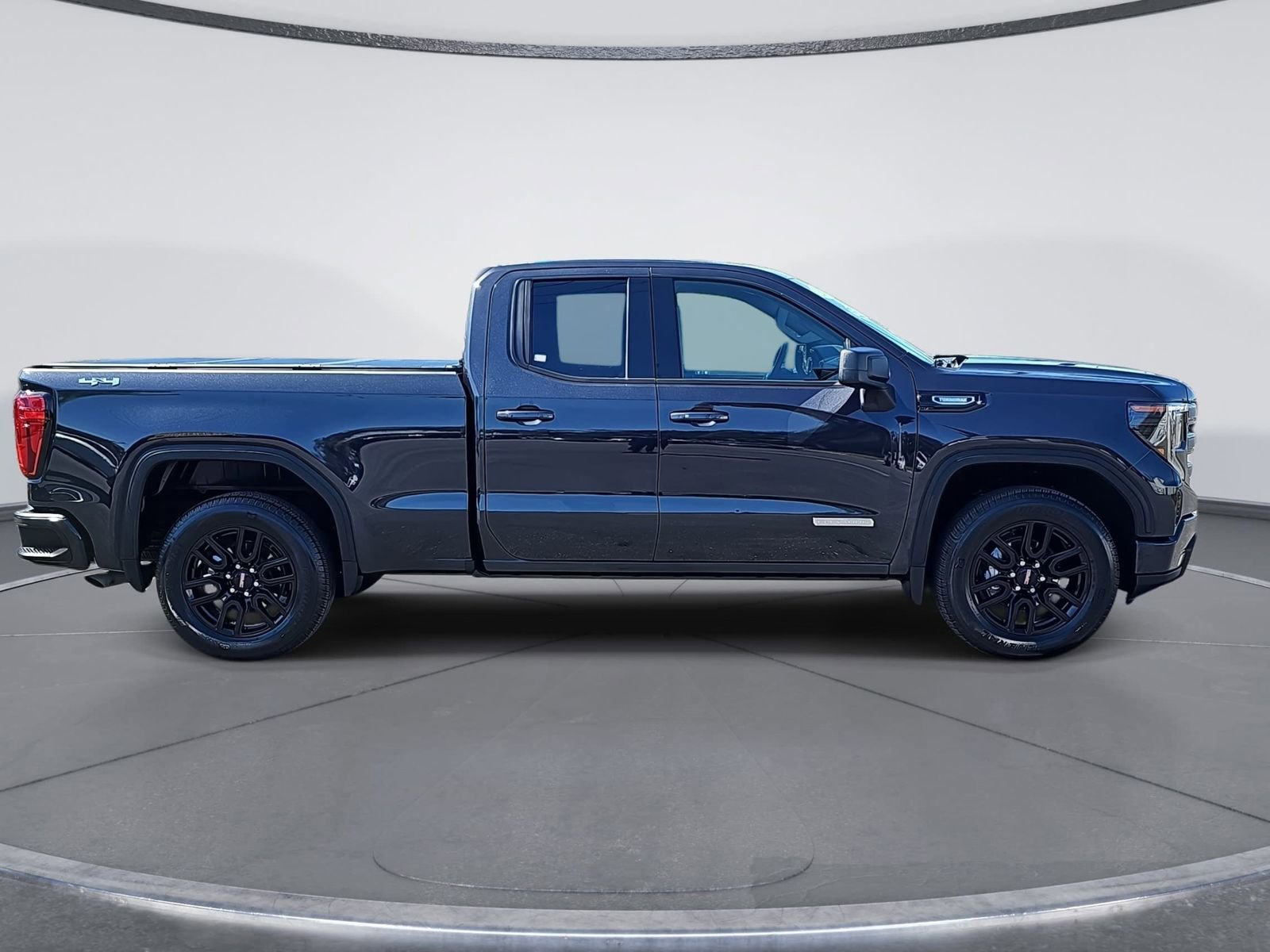 Used 2025 GMC Sierra 1500 Elevation image 2