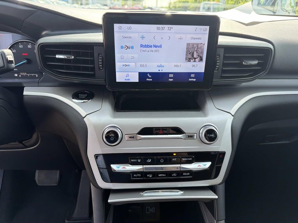 Used 2023 Ford Explorer XLT AWD/4WD image 30