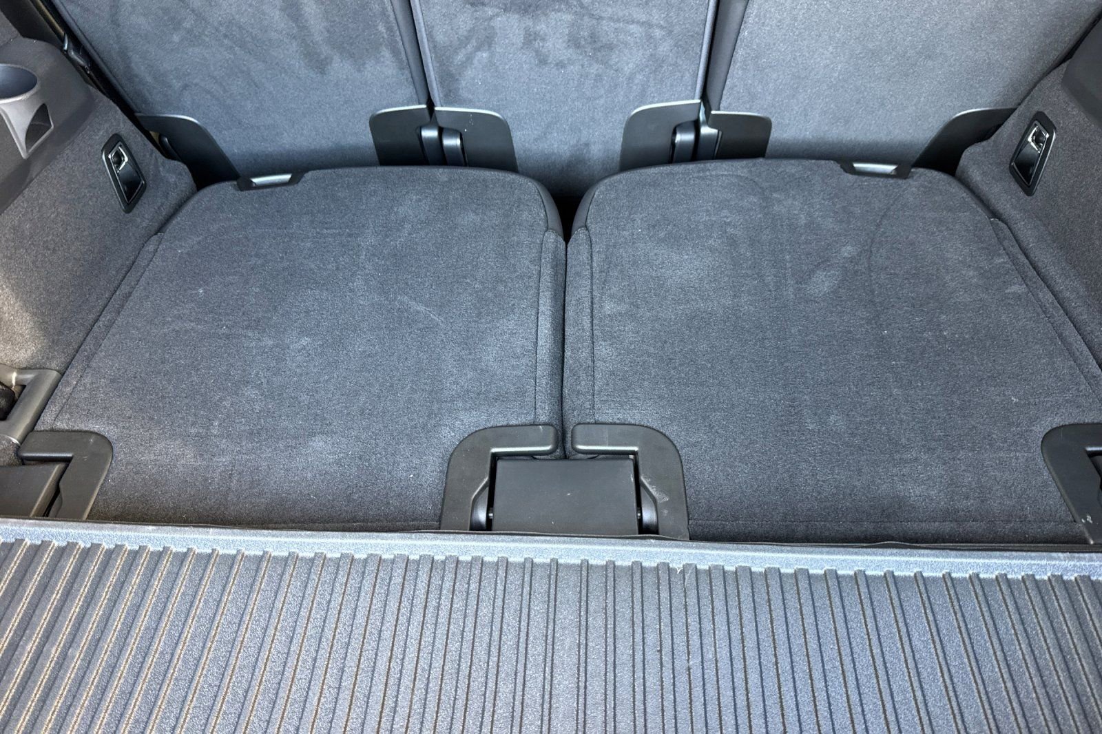 Used 2025 Volvo XC90 B6 Core w/ Protection Package Premier image 16