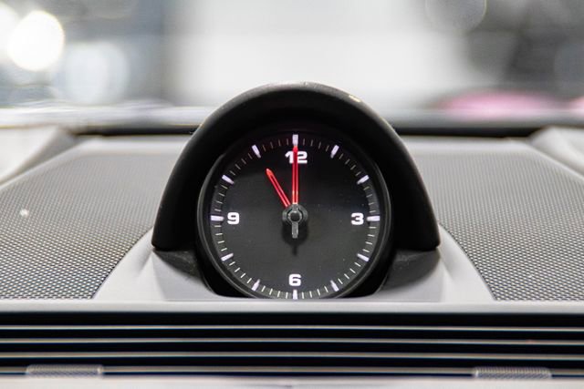 Used 2020 Porsche Panamera 4 image 16