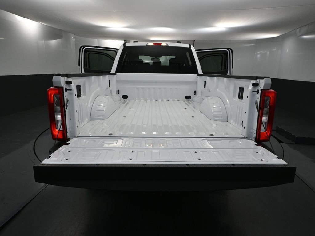 Used 2023 Ford F350 XLT w/ FX4 Off-Road Package image 39
