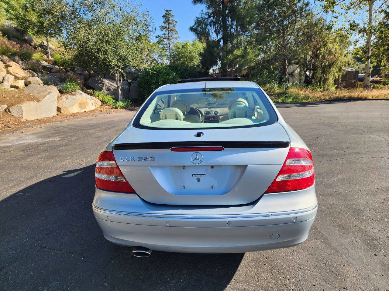Used 2005 Mercedes-Benz CLK 320 Coupe image 4