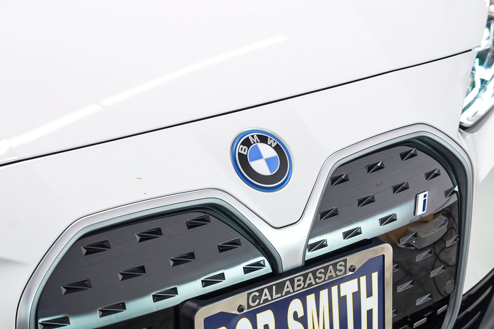Used 2023 BMW i4 eDrive40 w/ Premium Package RWD image 9