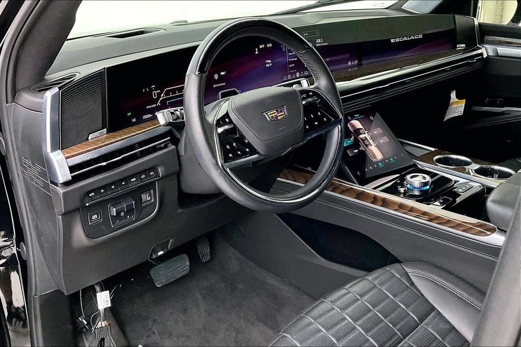 Used 2025 Cadillac Escalade Sport Platinum AWD/4WD image 16