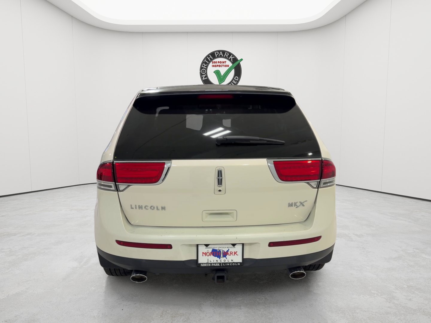 Used 2012 Lincoln MKX FWD image 4