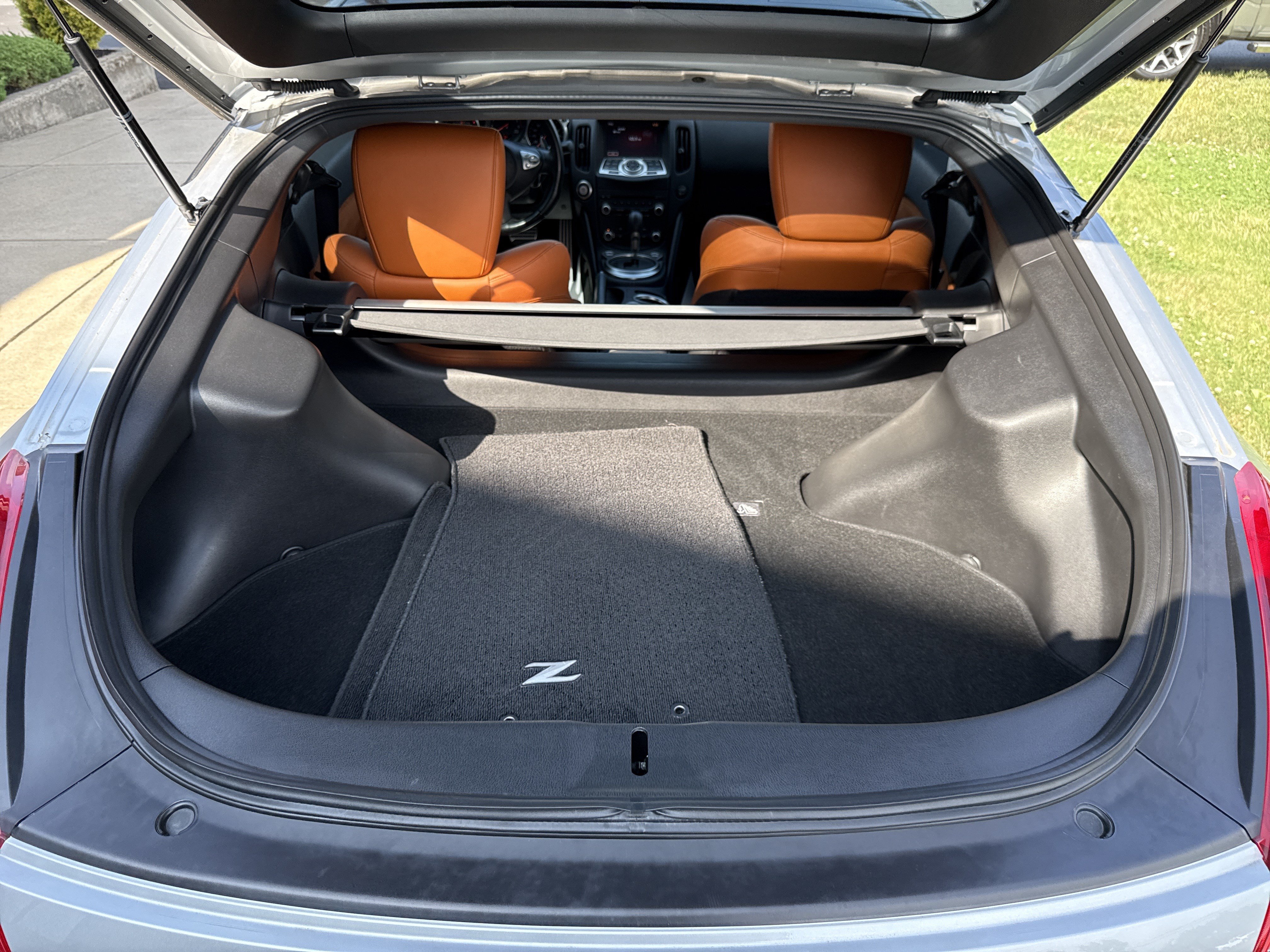 Used 2014 Nissan 370Z Touring w/ Sport Package RWD image 5