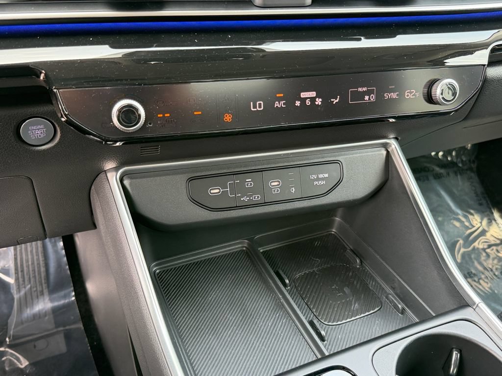 Used 2025 Kia Carnival SX Prestige FWD image 23