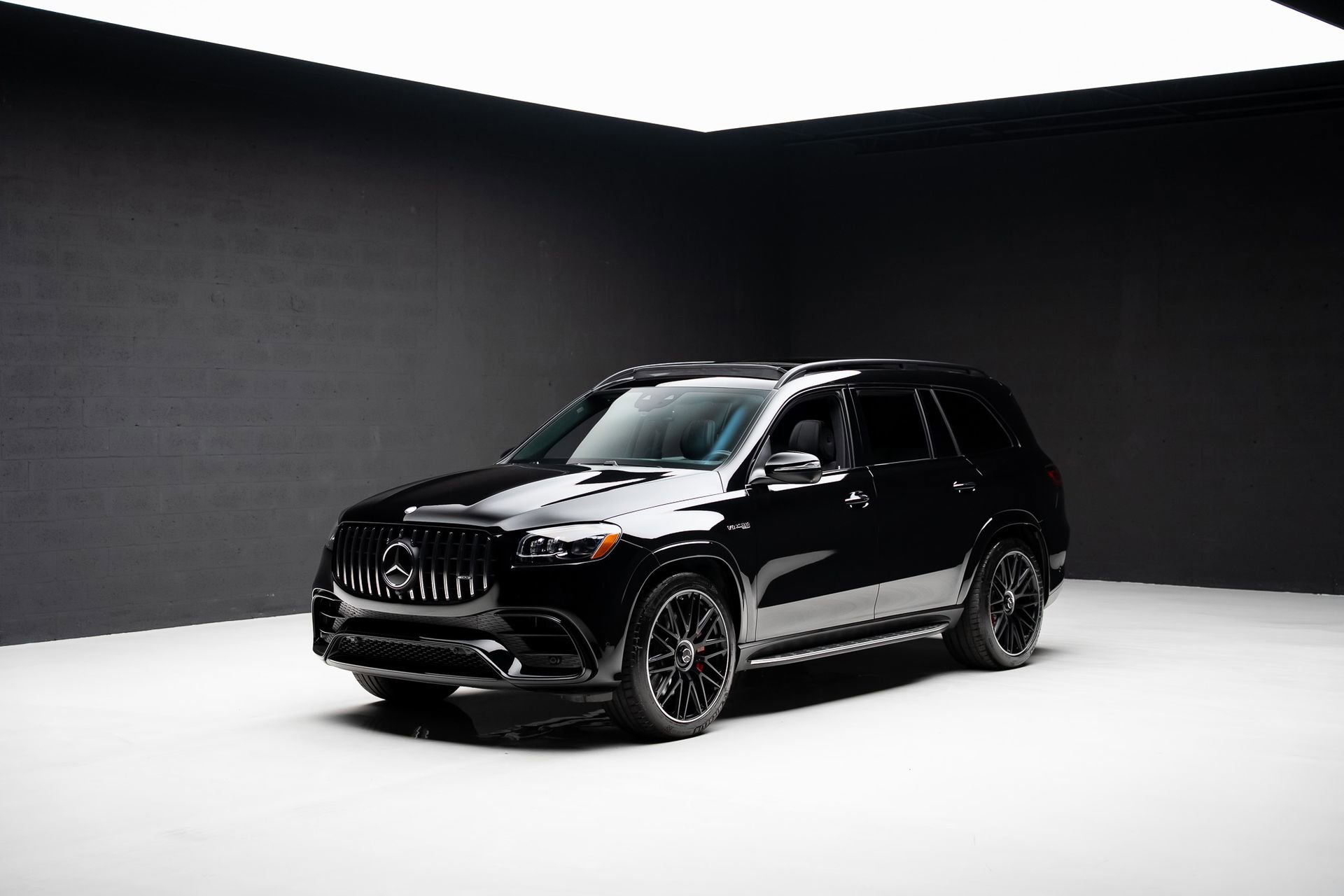 Used 2024 Mercedes-Benz GLS 63 AMG 4MATIC image 4