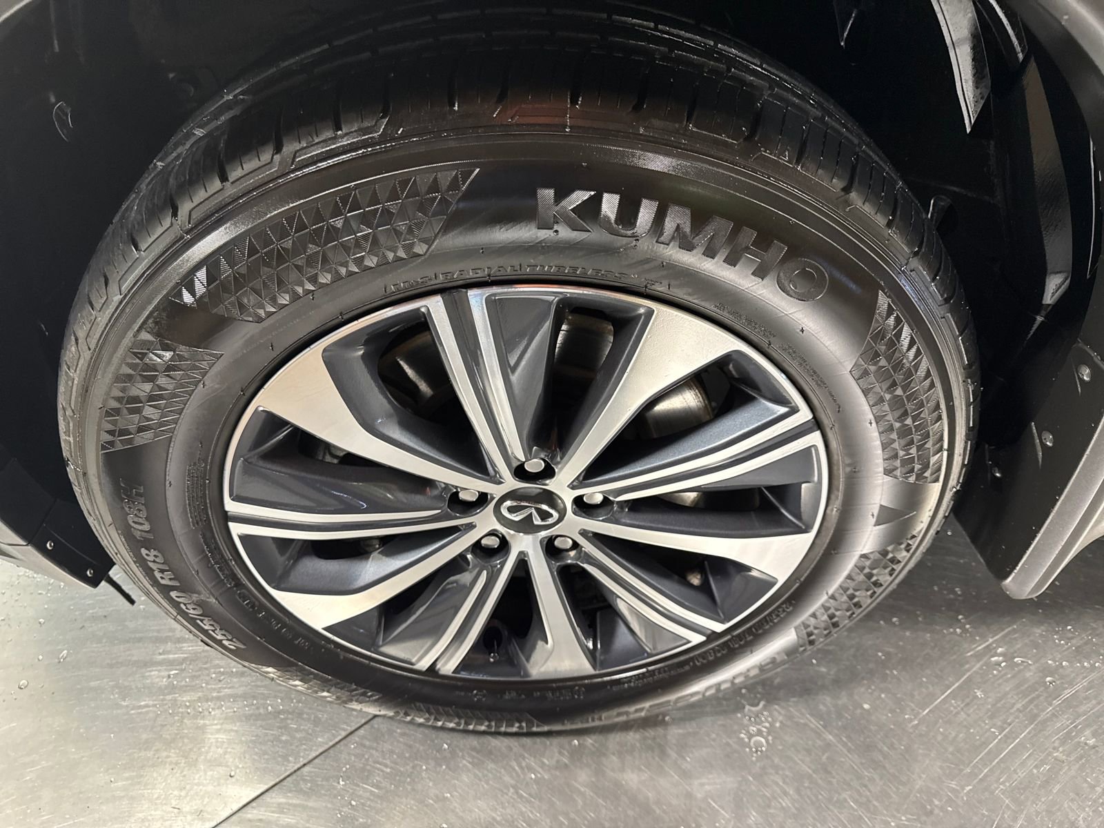 Certified 2025 INFINITI QX60 Pure image 11