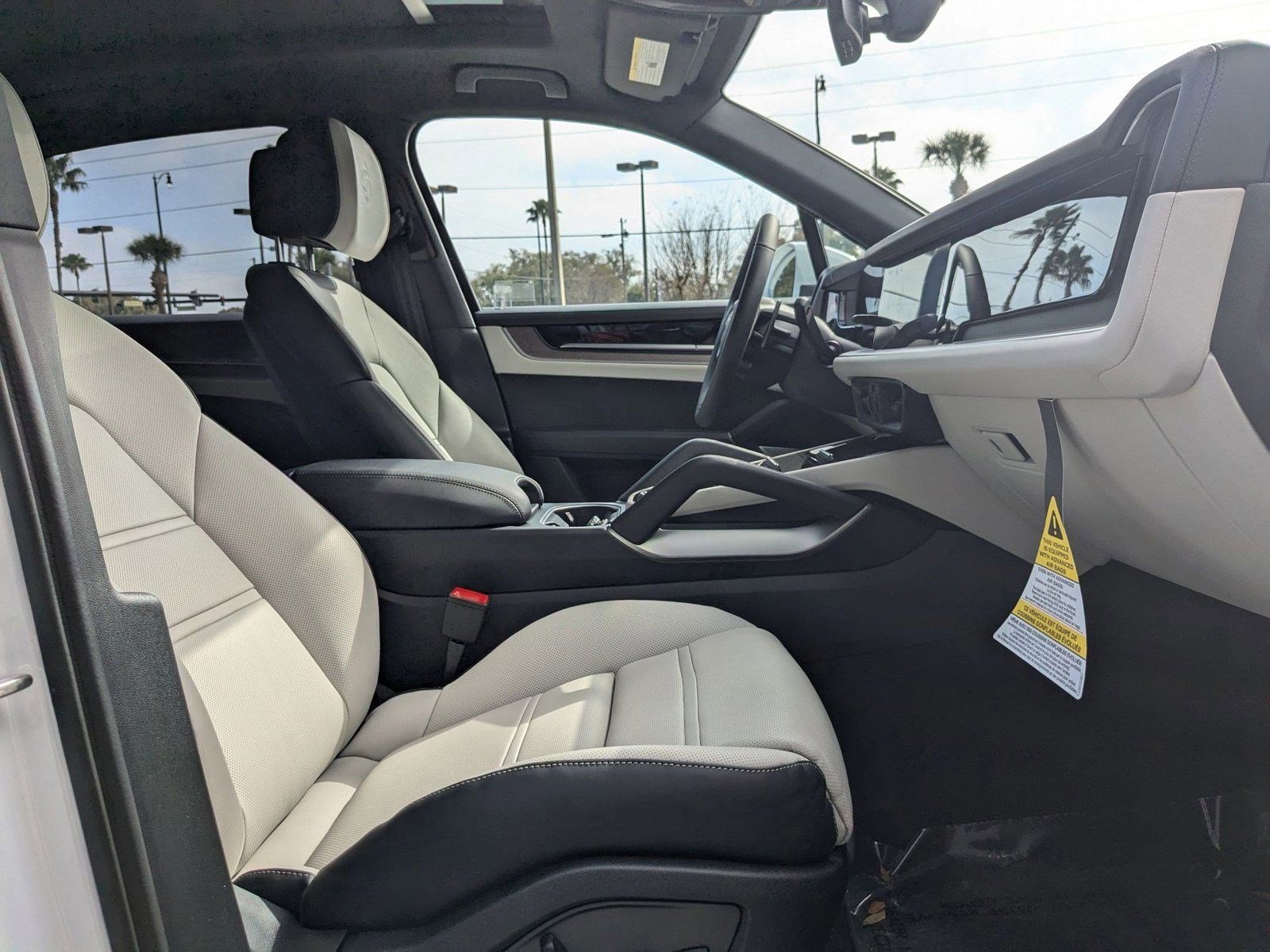 Certified 2025 Porsche Cayenne image 26