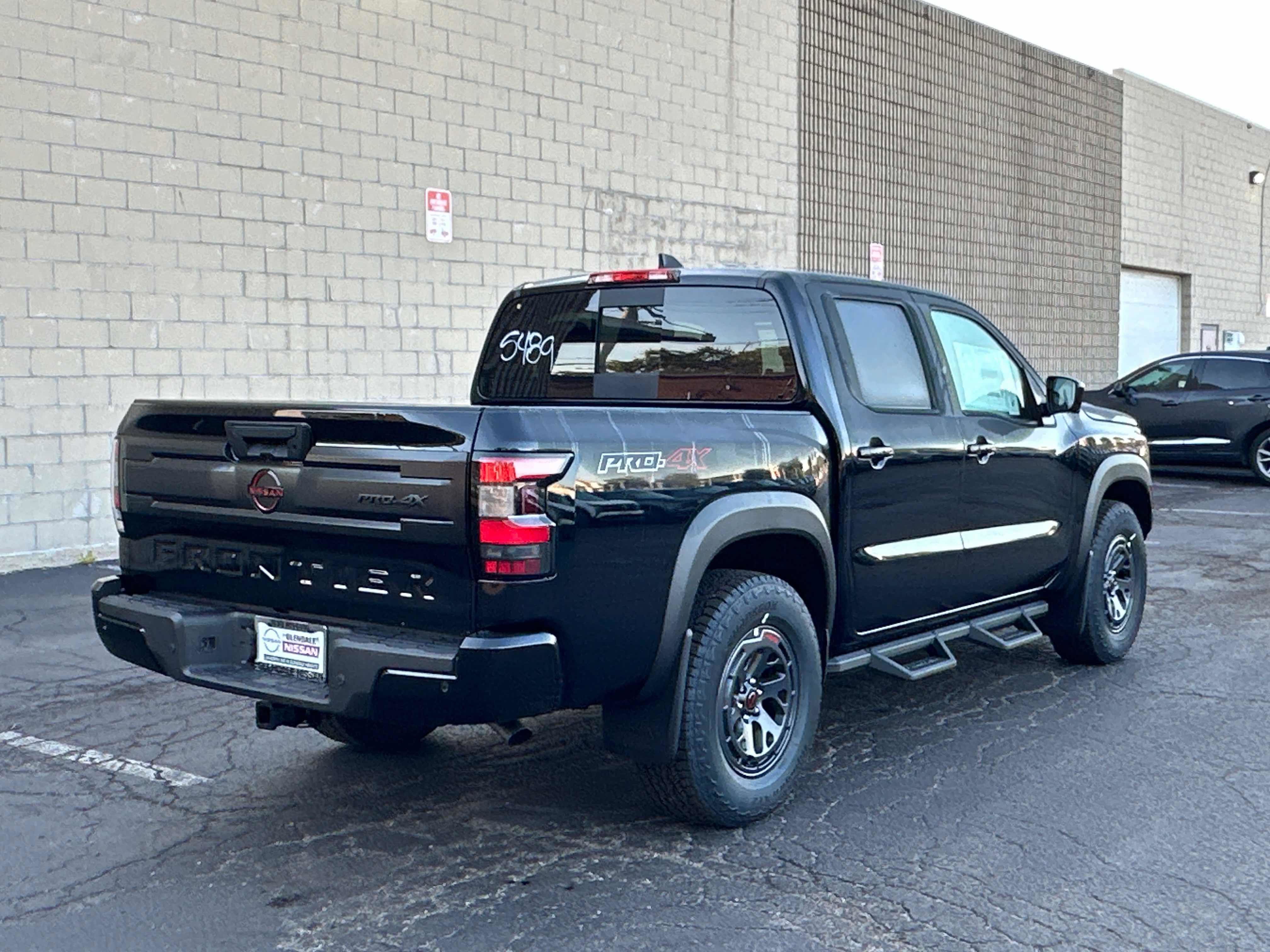 New 2026 Nissan Frontier PRO-4X w/ Pro-4x Convenience Package image 4