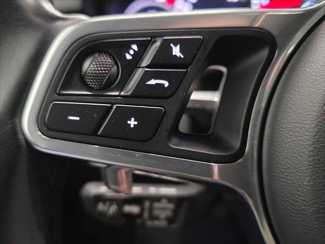 Used 2023 Porsche Cayenne AWD/4WD image 33