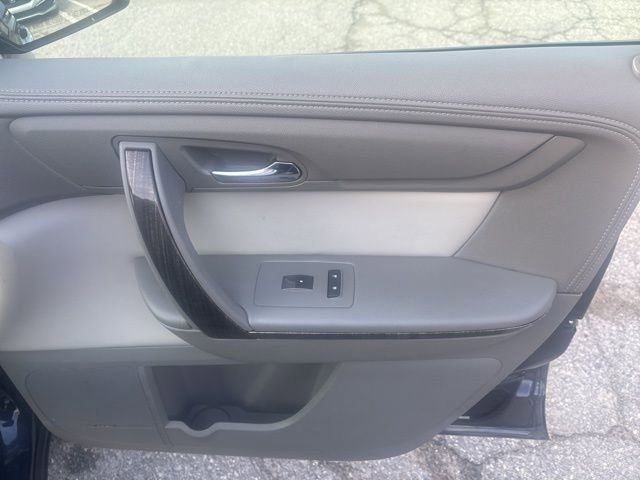 Used 2015 GMC Acadia SLT image 17