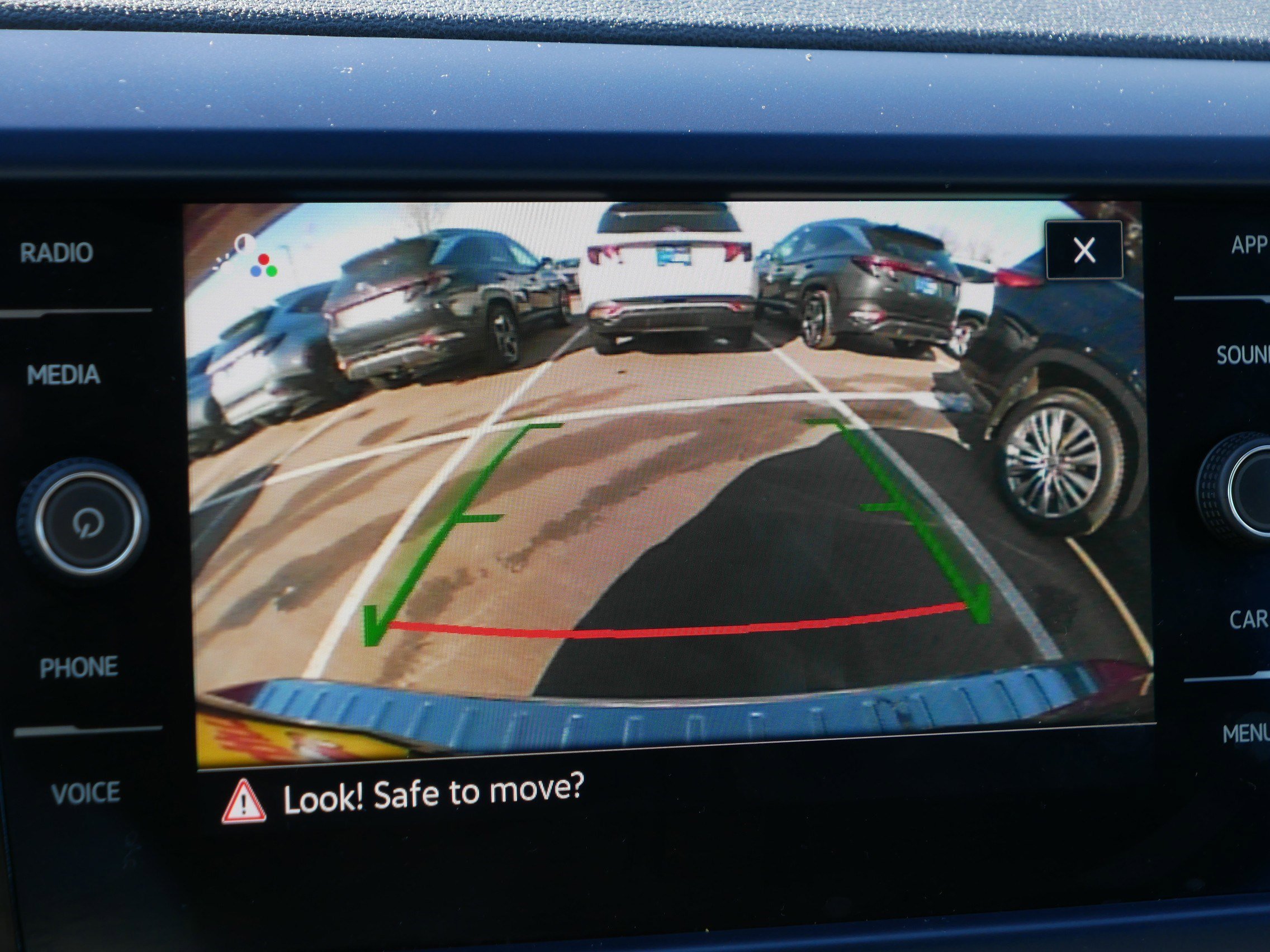 Used 2024 Volkswagen Taos SE image 27