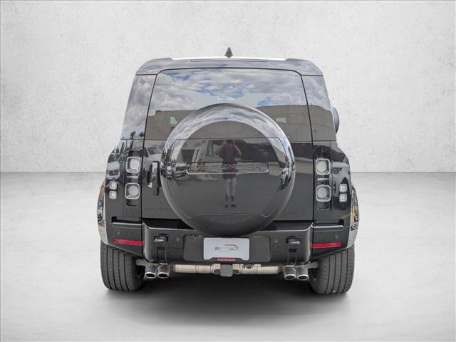 Certified 2025 Land Rover Defender 110 V8 AWD/4WD image 7