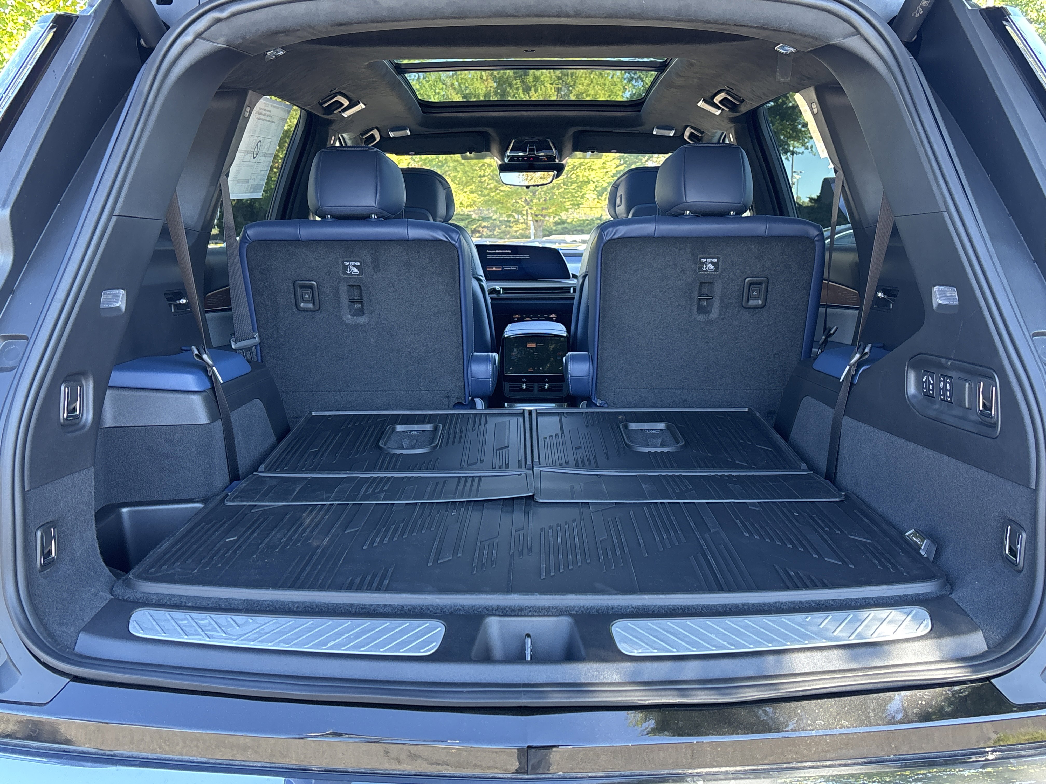 New 2026 Cadillac Vistiq Premium Luxury w/ LPO, Floor Liner Package image 33