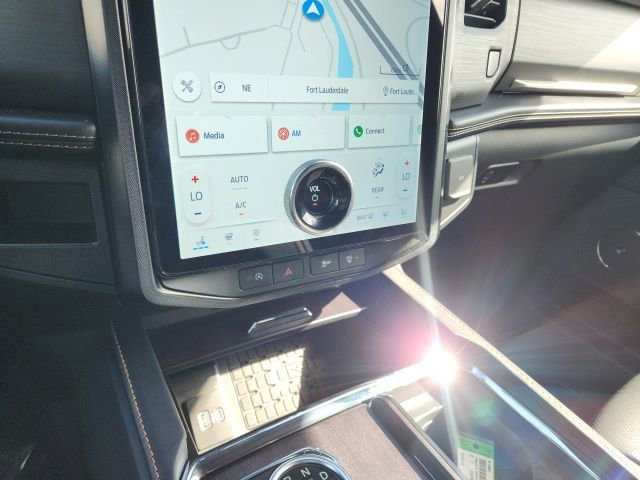 Used 2022 Ford Expedition Platinum image 34