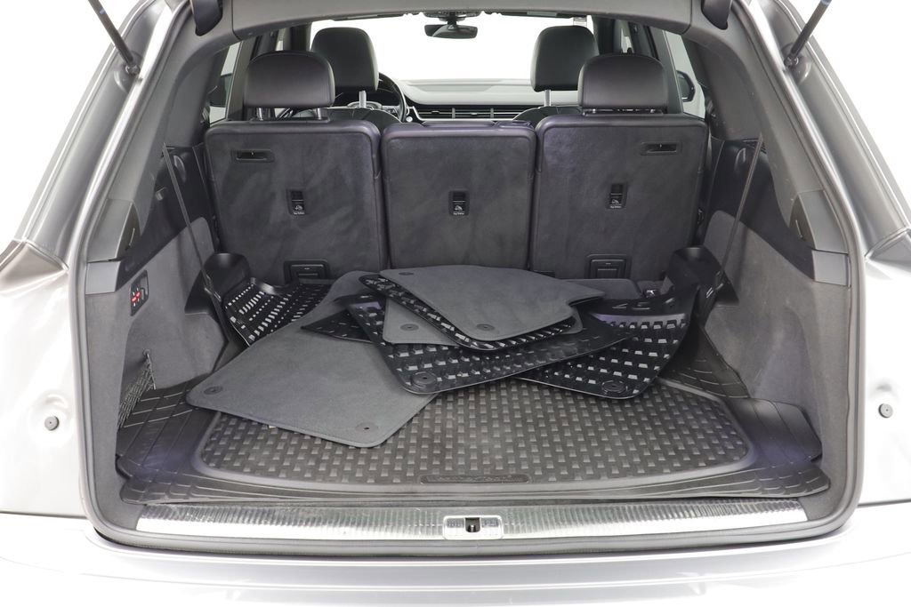 Used 2017 Audi Q7 3.0T Prestige w/ Prestige Package image 19