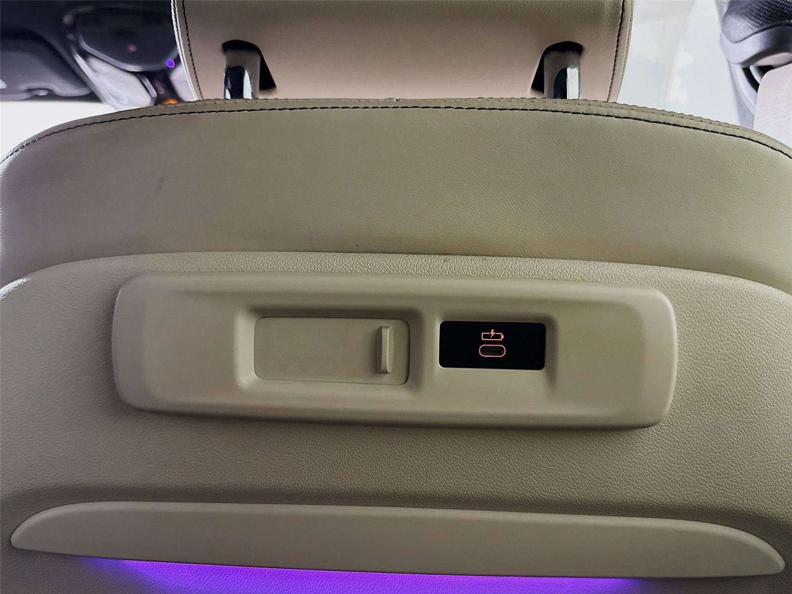 Used 2020 BMW X5 M50i w/ Executive Package image 24