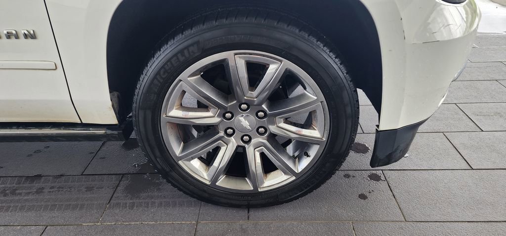 Used 2017 Chevrolet Suburban Premier AWD/4WD image 13
