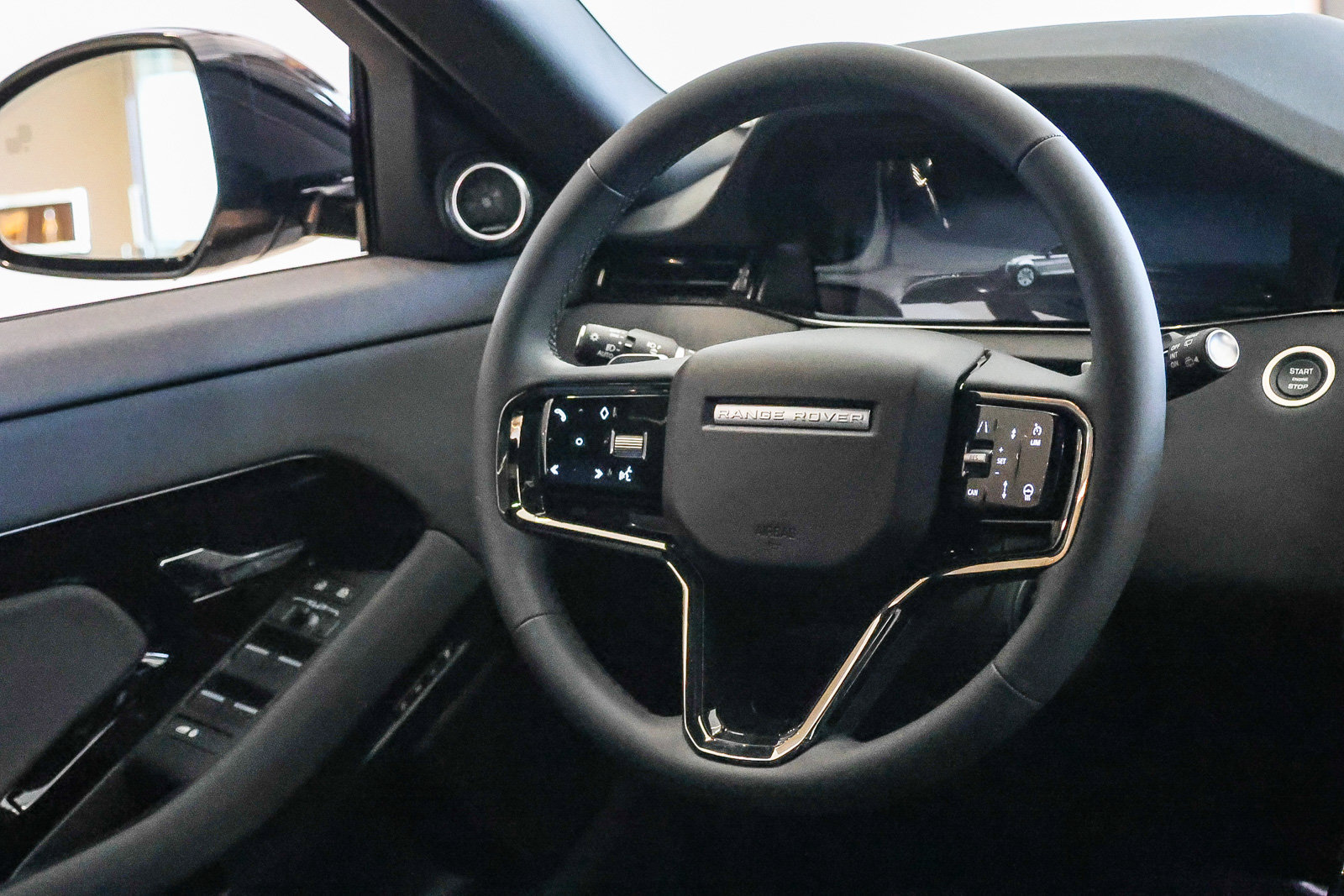 New 2026 Land Rover Range Rover Evoque S AWD/4WD image 23