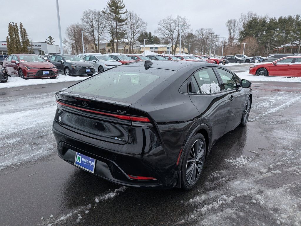 Used 2024 Toyota Prius XLE image 6