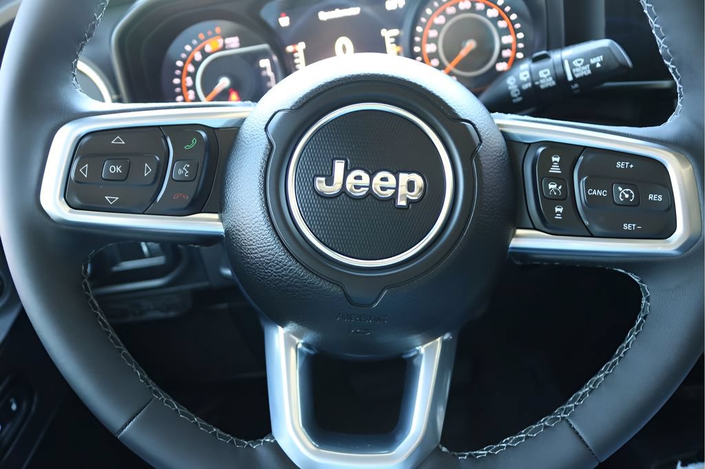 Used 2026 Jeep Wrangler Unlimited Sahara w/ Safety Group AWD/4WD image 21