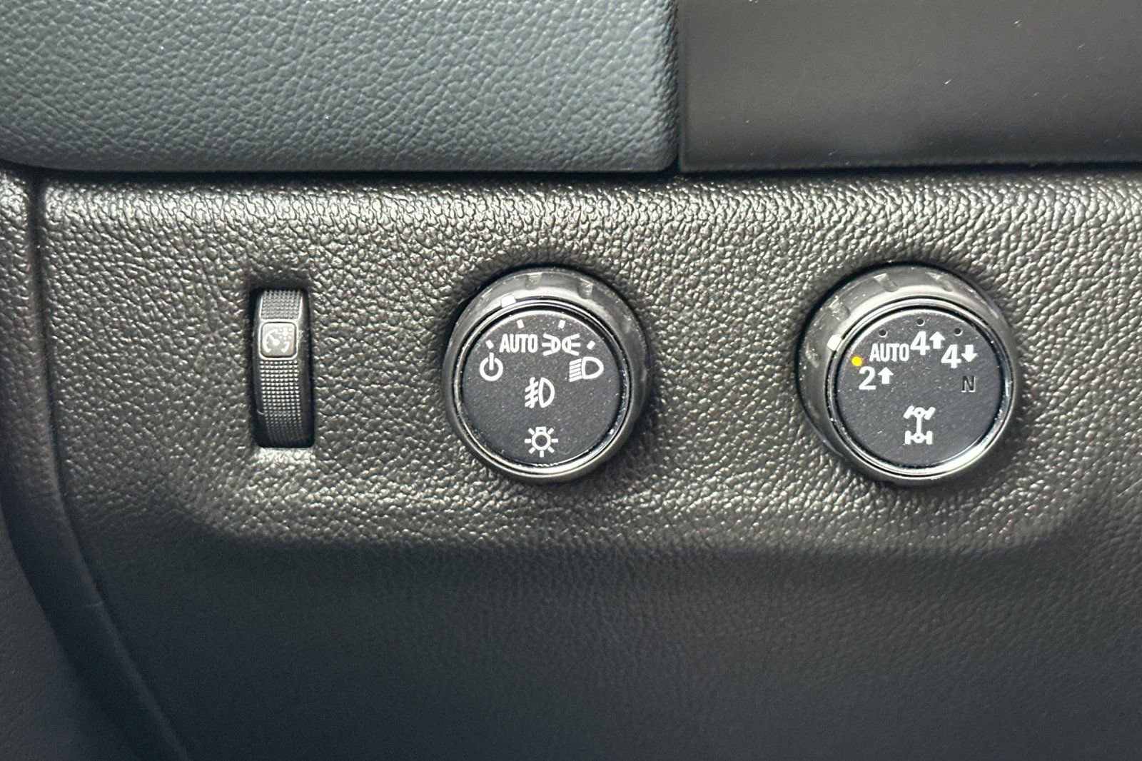 Used 2018 Chevrolet Colorado Z71 w/ Z71 Midnight Edition image 33