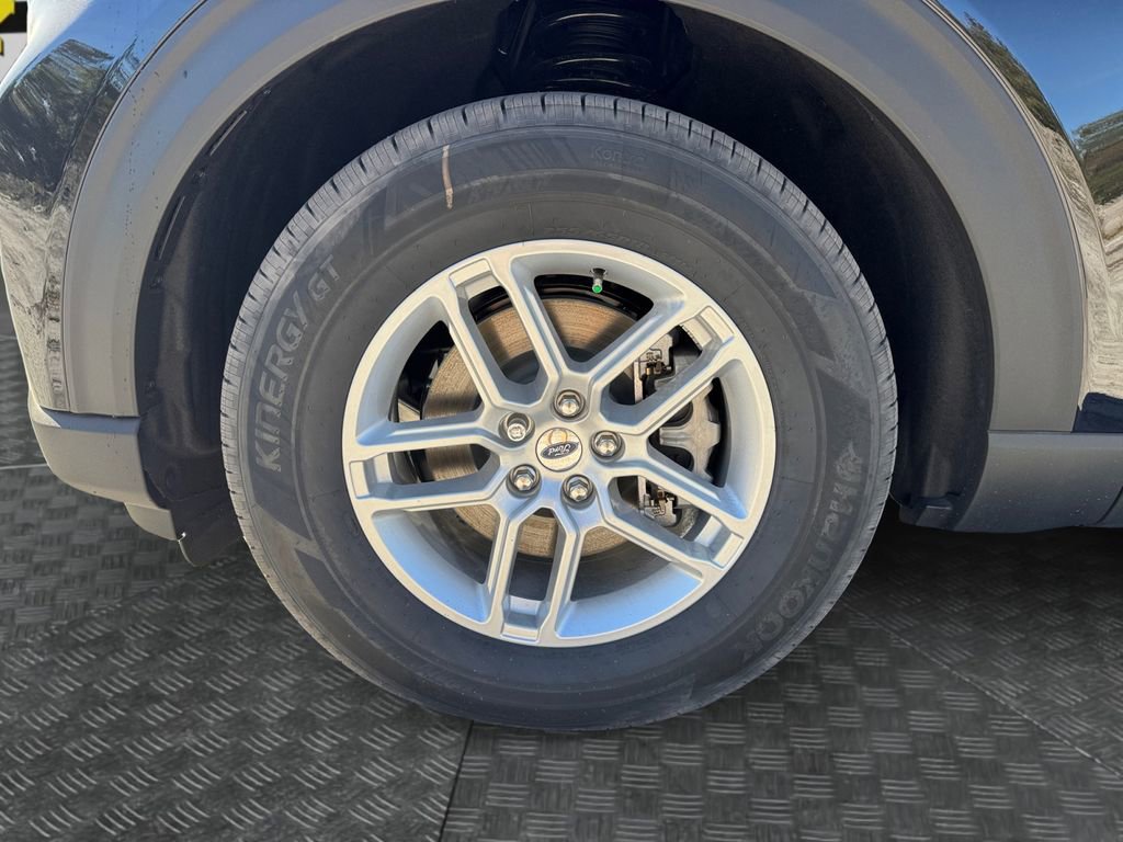 New 2026 Ford Explorer Active image 17