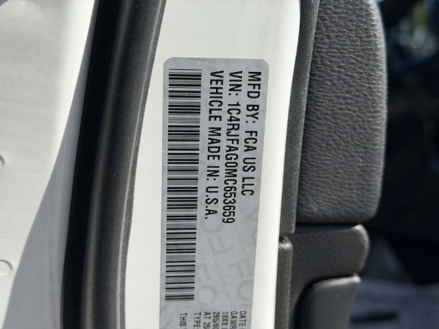 Certified 2021 Jeep Grand Cherokee Laredo AWD/4WD image 19
