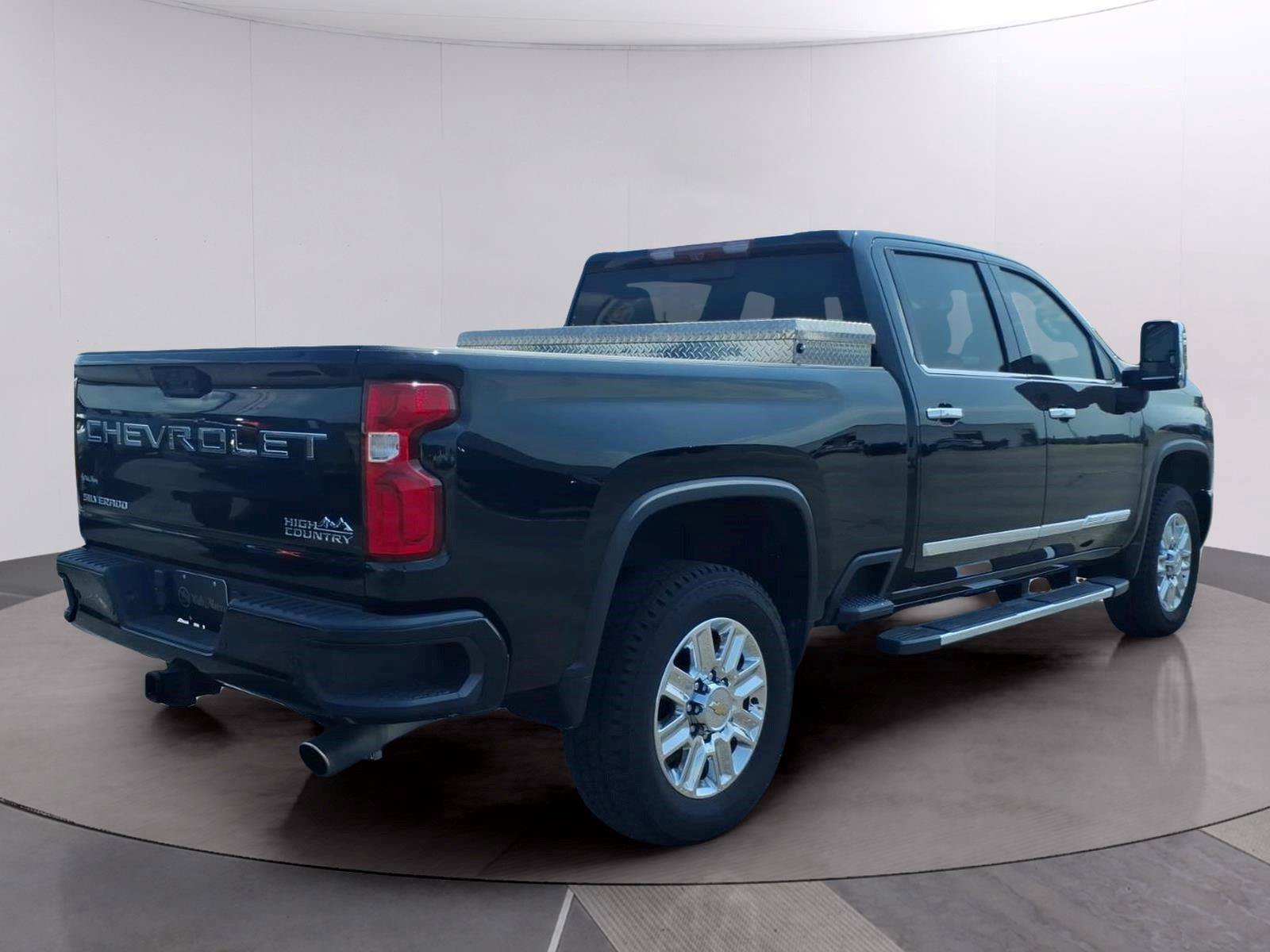 Used 2024 Chevrolet Silverado 2500 High Country w/ High Country Premium Package AWD/4WD image 7