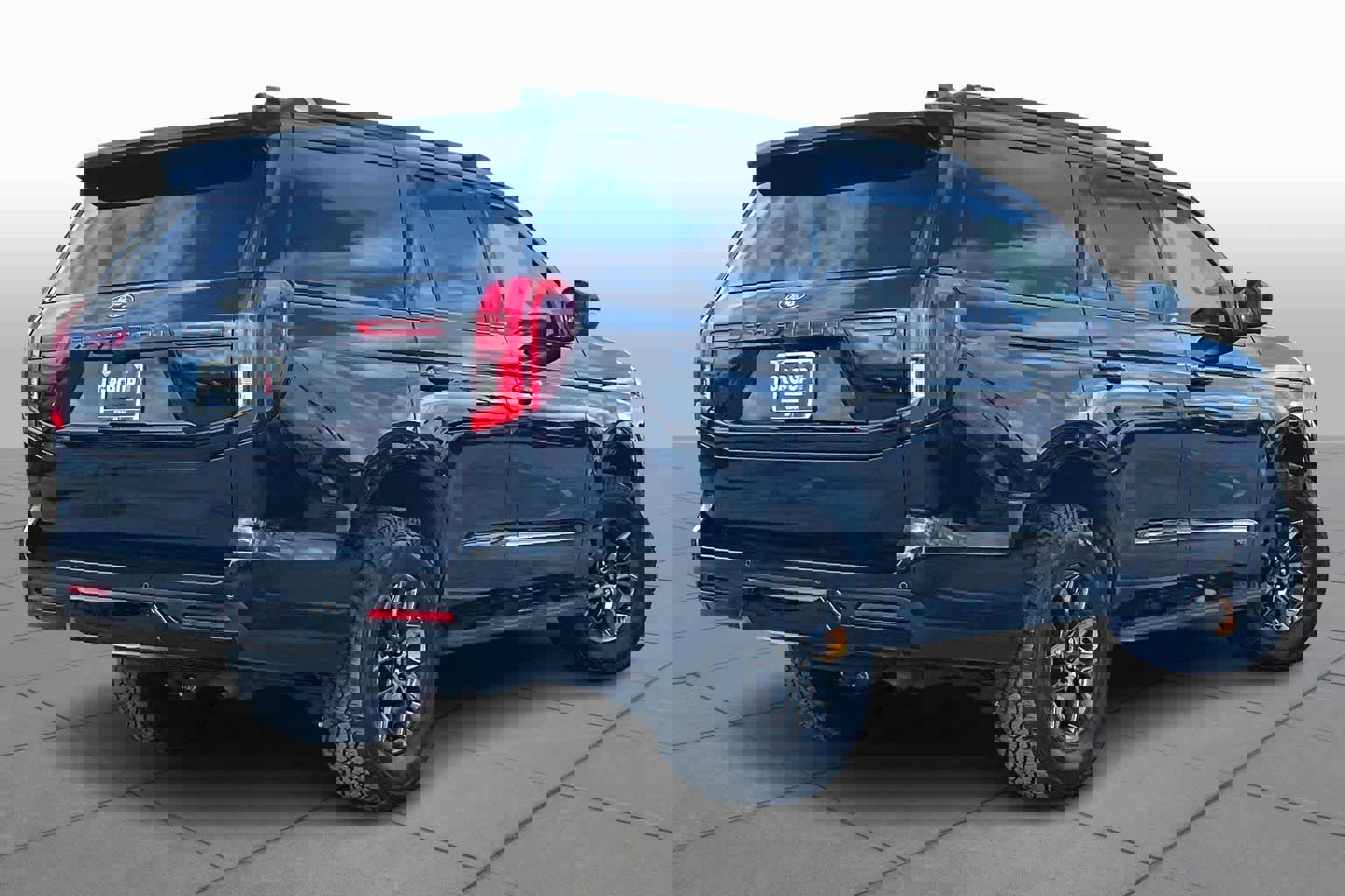 Used 2025 Ford Expedition Tremor image 12