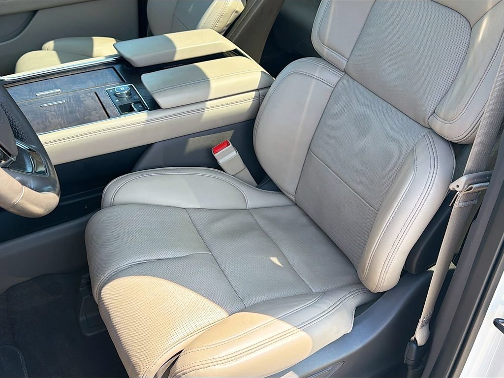 Used 2023 Lincoln Navigator Reserve AWD/4WD image 22