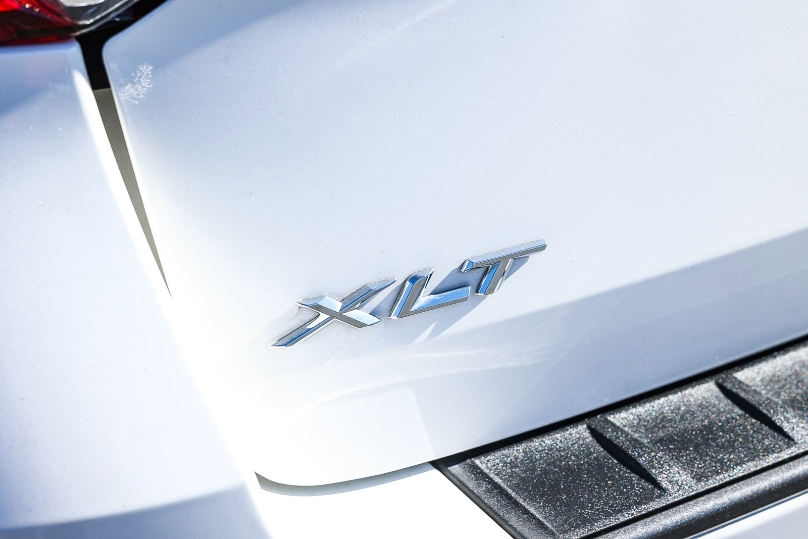 Used 2022 Ford Explorer XLT w/ Equipment Group 202A image 13