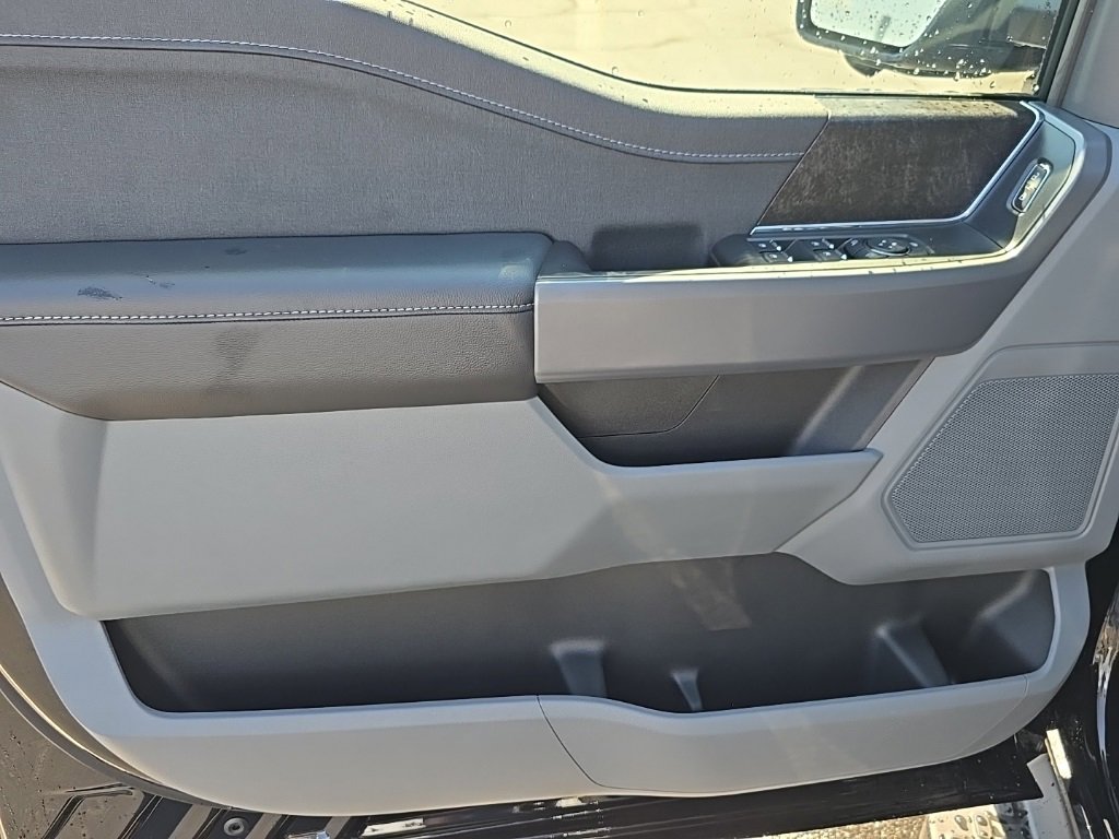 New 2025 Ford F150 Lightning XLT image 7