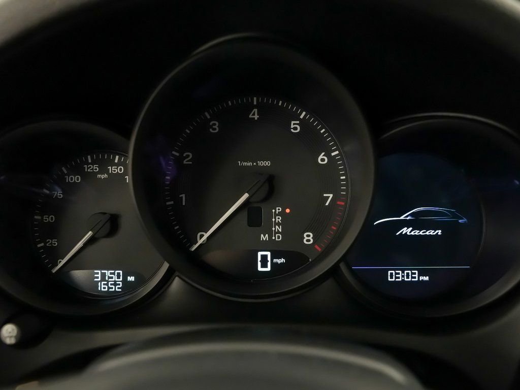 Certified 2025 Porsche Macan image 26