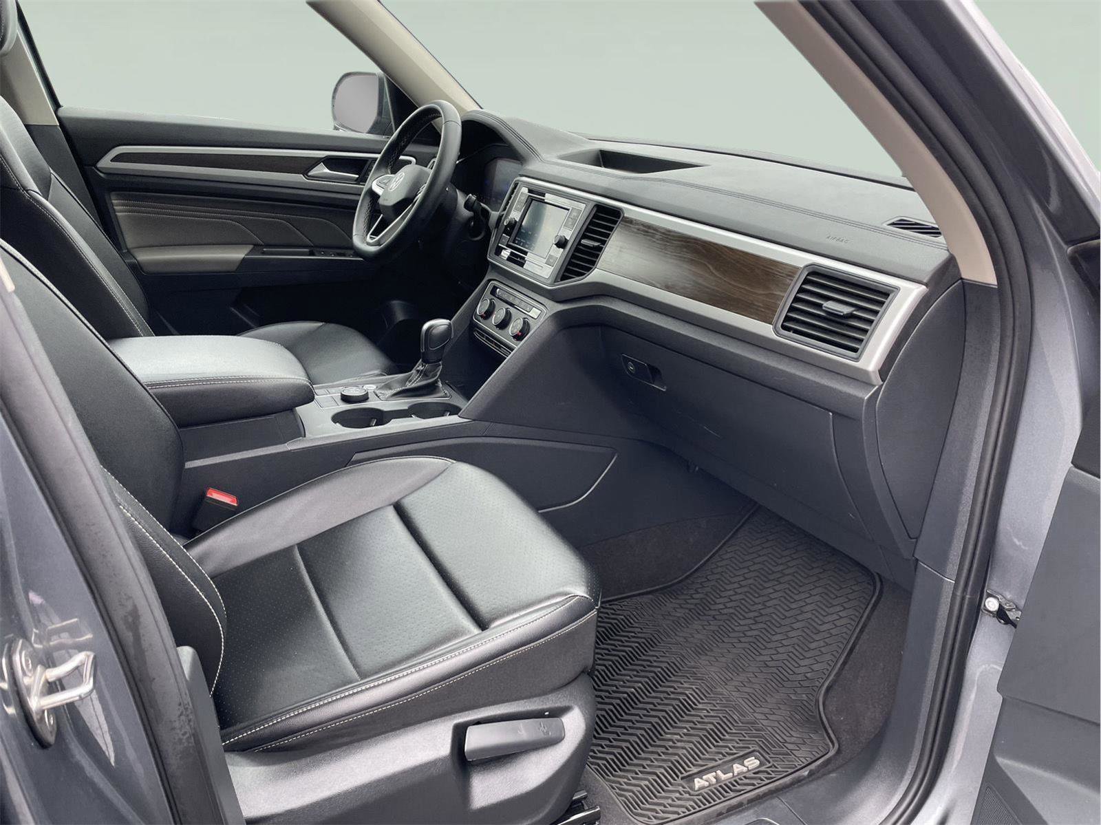 Used 2022 Volkswagen Atlas SE image 23