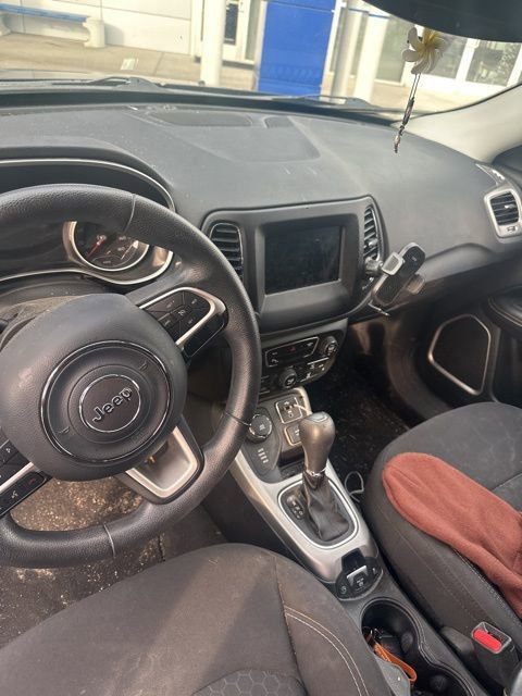 Used 2018 Jeep Compass Sport w/ Tech Group image 10