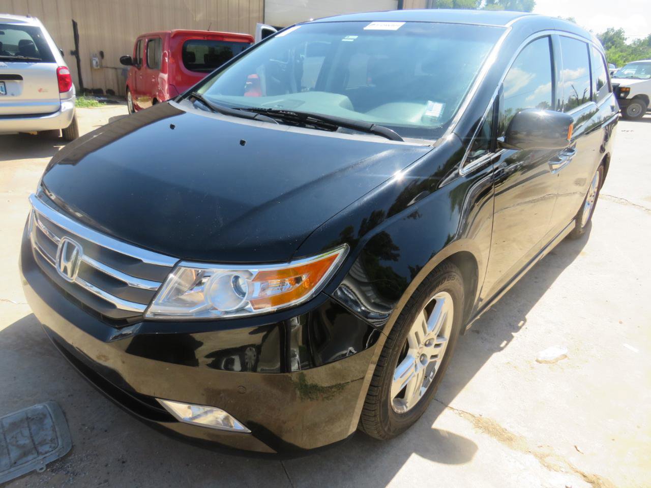 Used 2012 Honda Odyssey Touring image 1