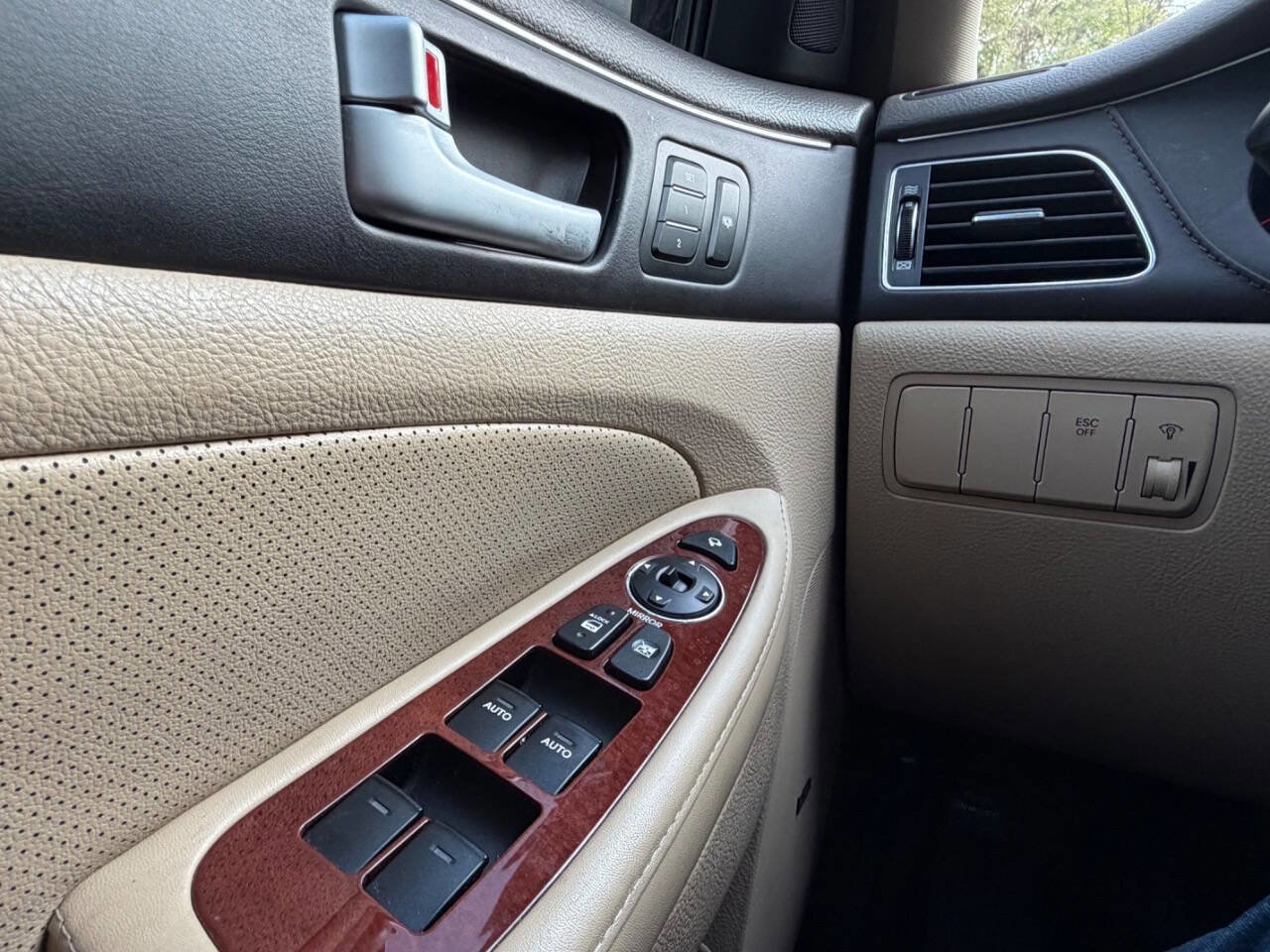 Used 2014 Hyundai Genesis 3.8 w/ Premium Package 02 image 19