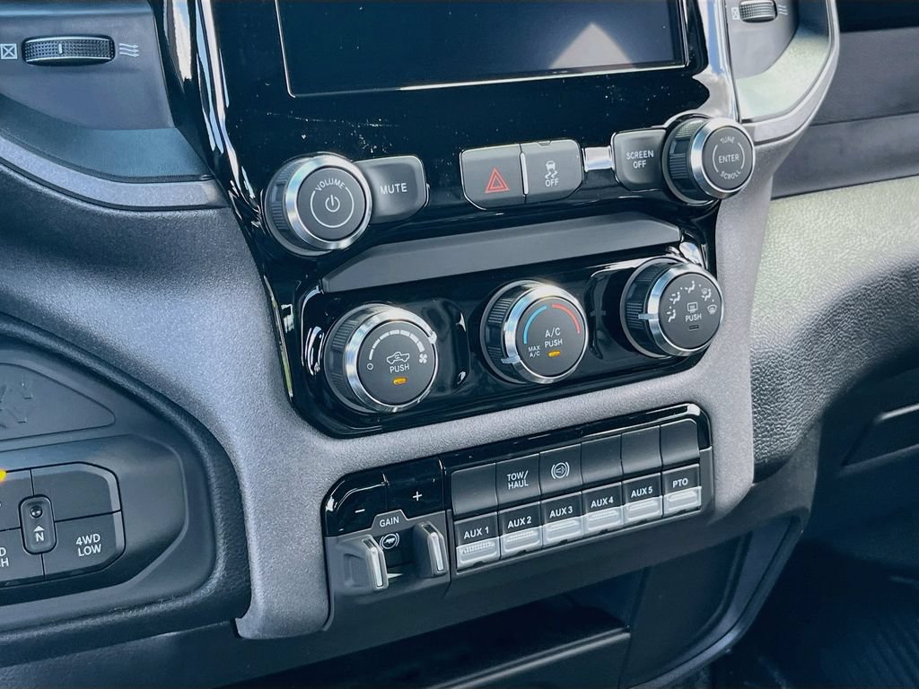 New 2026 RAM 3500 Tradesman w/ Chrome Appearance Group A AWD/4WD image 14