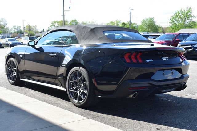 Used 2025 Ford Mustang GT Premium w/ GT Performance Package RWD image 14